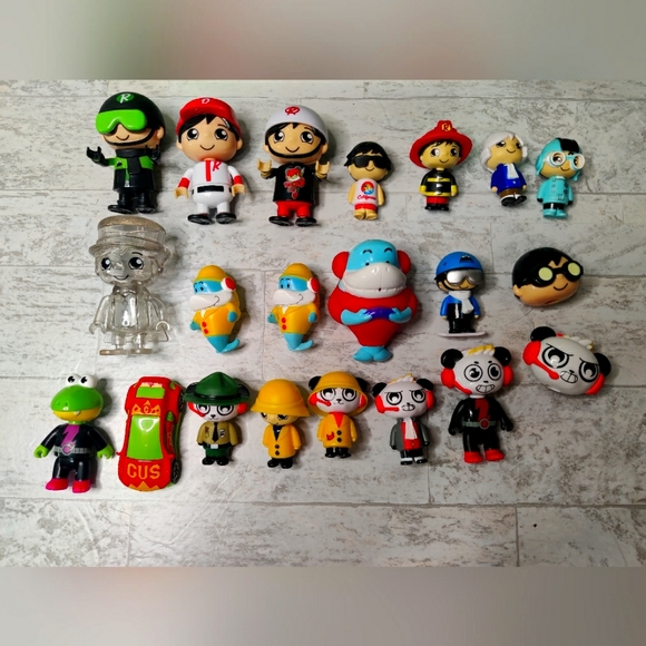 Ryan's World Toys Ryans World Action Figures With Glow In The Dark